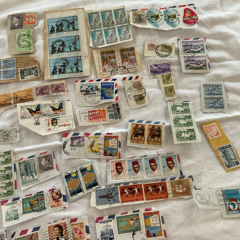Vintage Collection  159 Stamps From Mixed International Countries   D