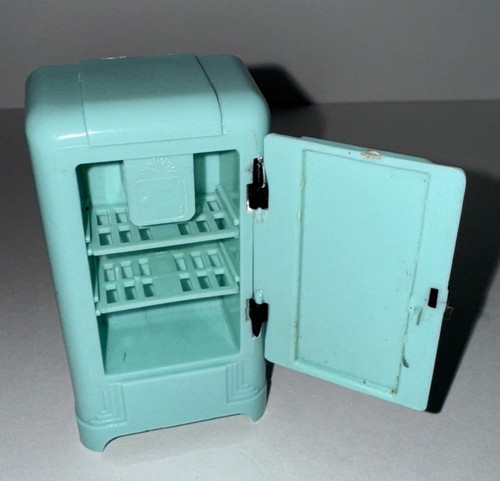DOLLHOUSE FURNITURE: RENWAL GREEN KITCHEN SINK, Refrigerator And stove - Picture 4 of 10