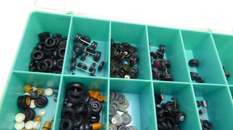 Modellbau Konvolut Räder und Achsen für Modellautos - Bild 2 von 4