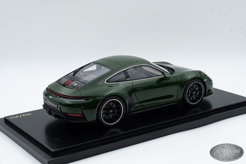 1/18 Spark Porsche 911 (992.2) Carrera GTS Green 🤝ALSO OPEN FOR TRADE🤝 - Picture 3 of 5