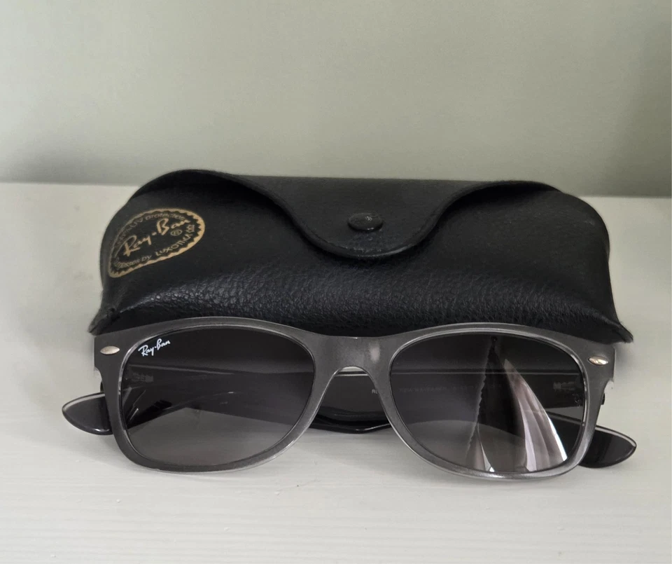 Ray-Ban New Wayfarer RB2132 Sunglasses, photo 2 of 5