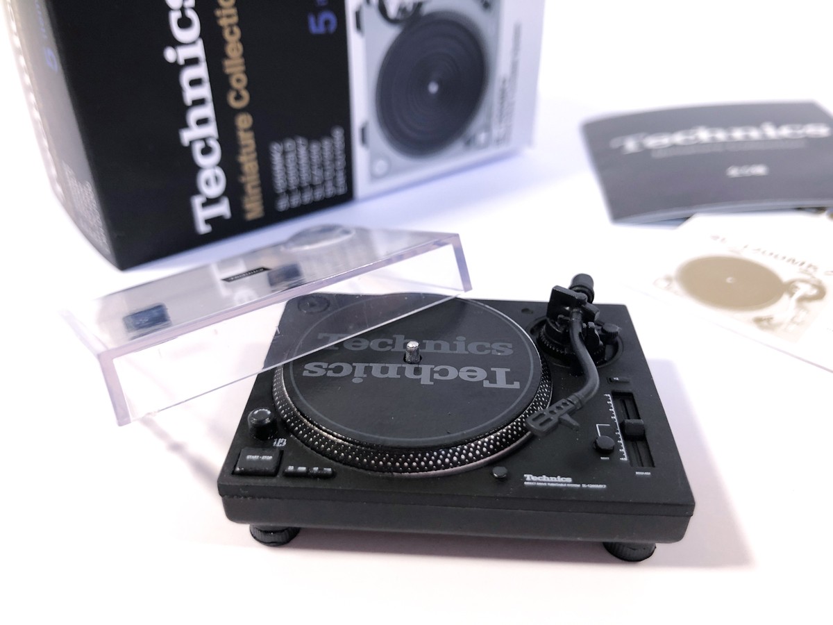 Platine Technics SL-1200MK7 Kenelephant pour décoration de bureau mélomane