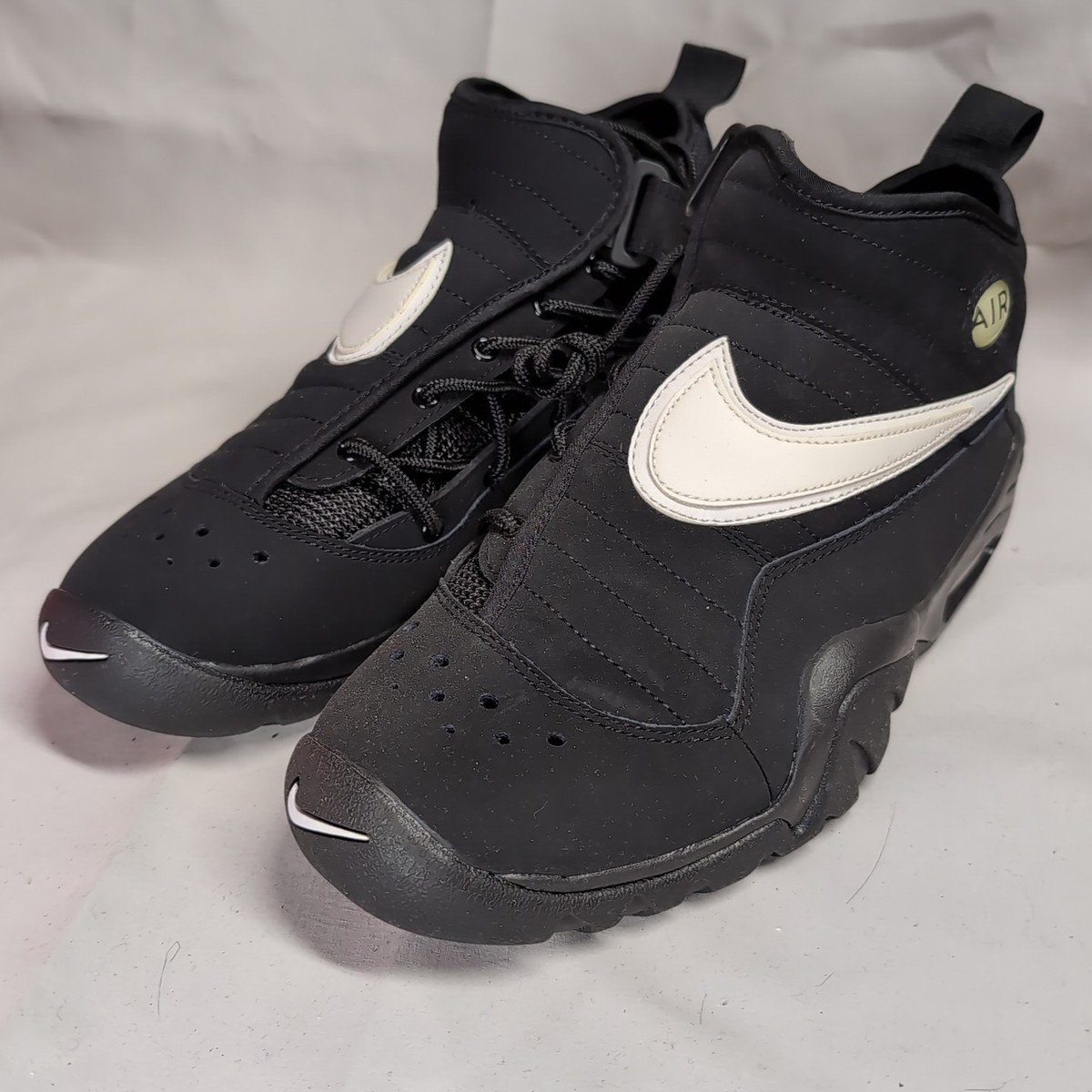 New Super Rare Size 7.5 Men, Women 9 Nike Air Shake