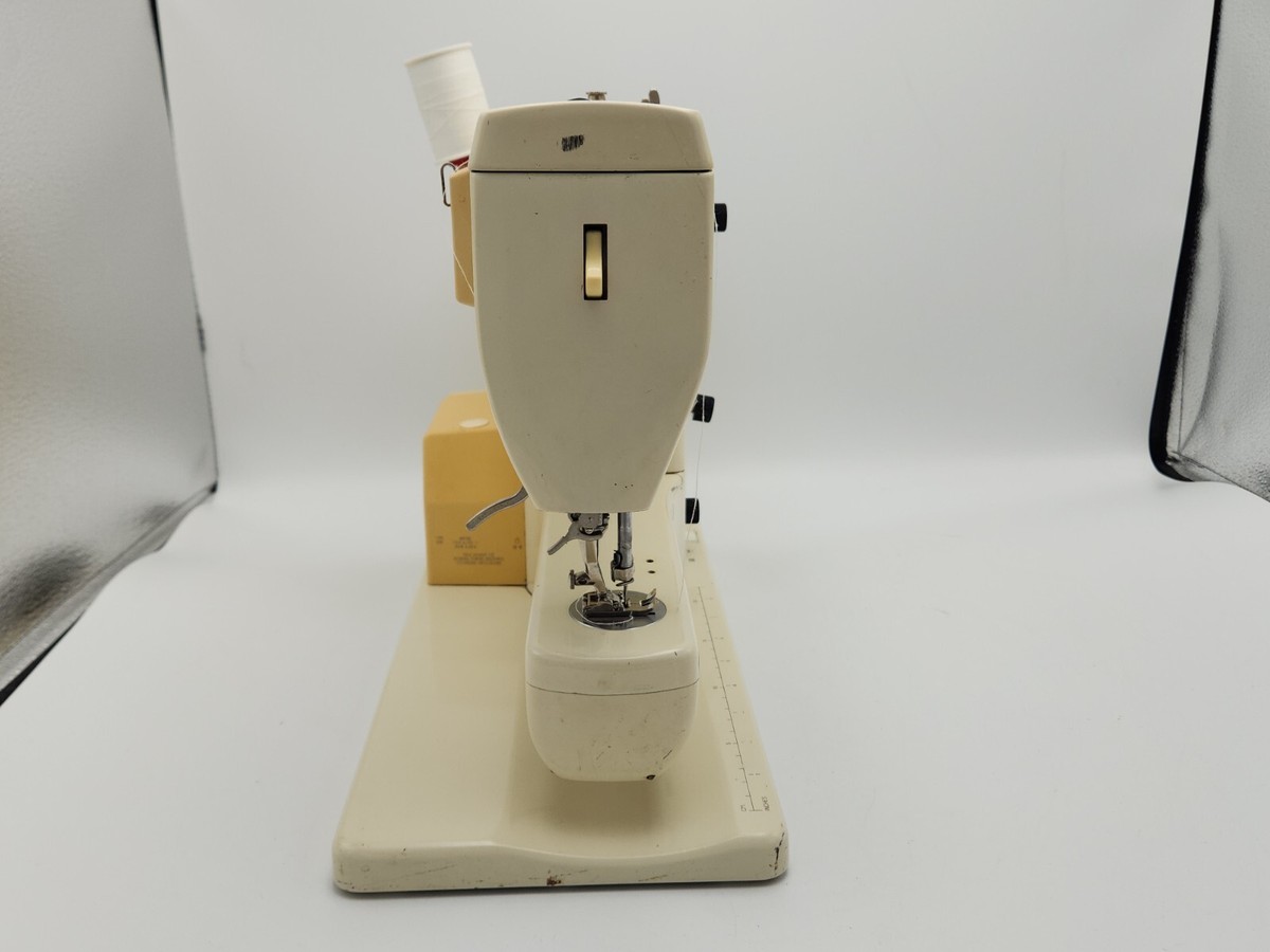 Vintage Bernina 830 Record Sewing Machine w/ Foot Pedal Case