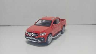 Kinsmart - 1:42 Scale Model Mercedes-Benz X-Class Pickup Red (BBKT5410DR)