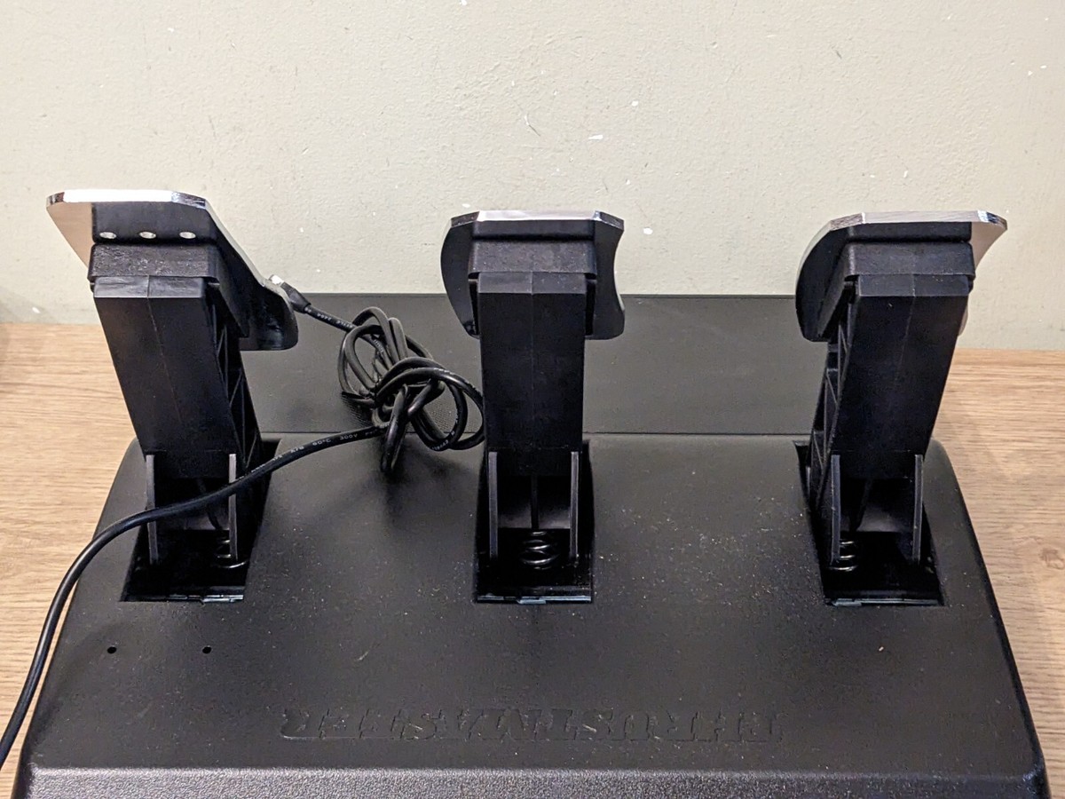 Thrustmaster T3PA add-on 3-pedal set for Xbox PS5 PS4 PC Thrustmaster T3PA add-on 3-pedal set for Xbox PS5 PS4 PC