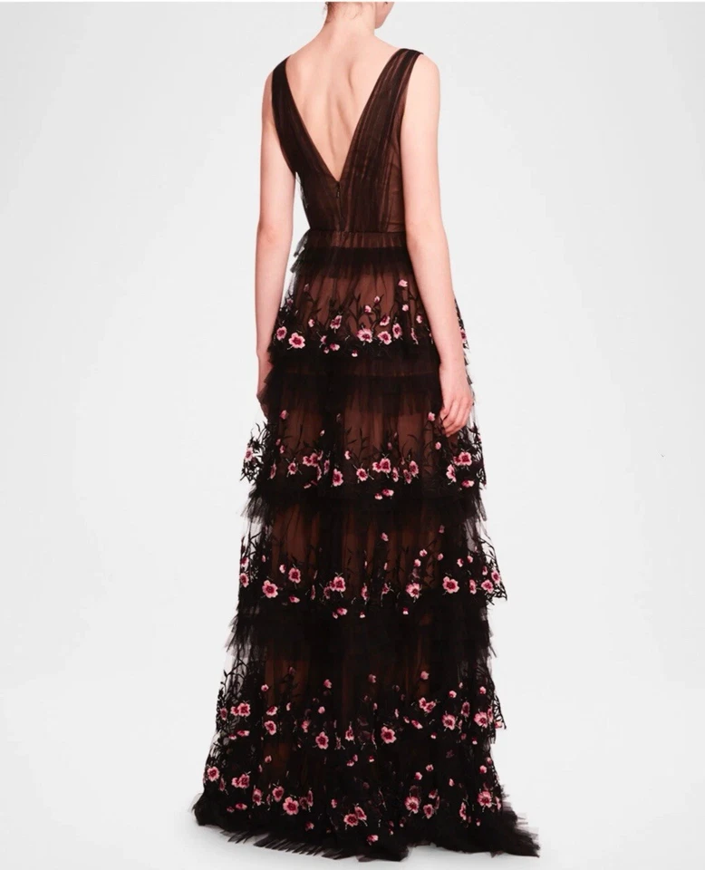 Vestido Marchesa Notte Bordado Cuello en V Profundo Volantes Foto 3 de 4