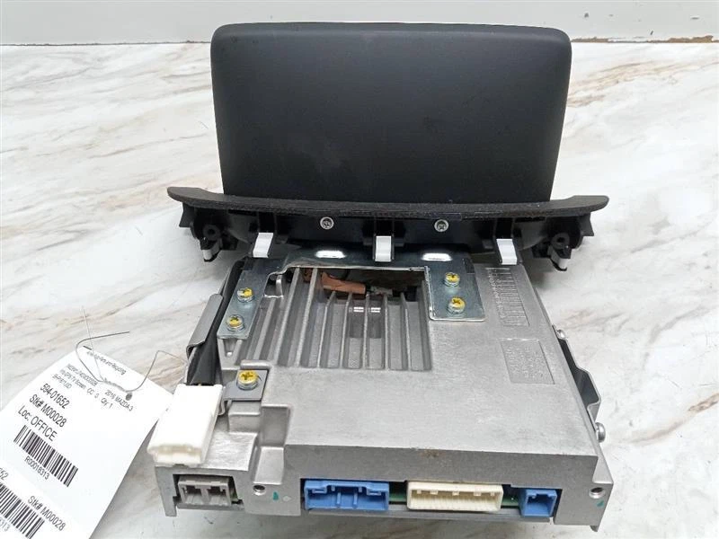 Used Infotainment Display fits: 2016 Mazda 3 display screen upper dash center 7. Foto 2 de 4