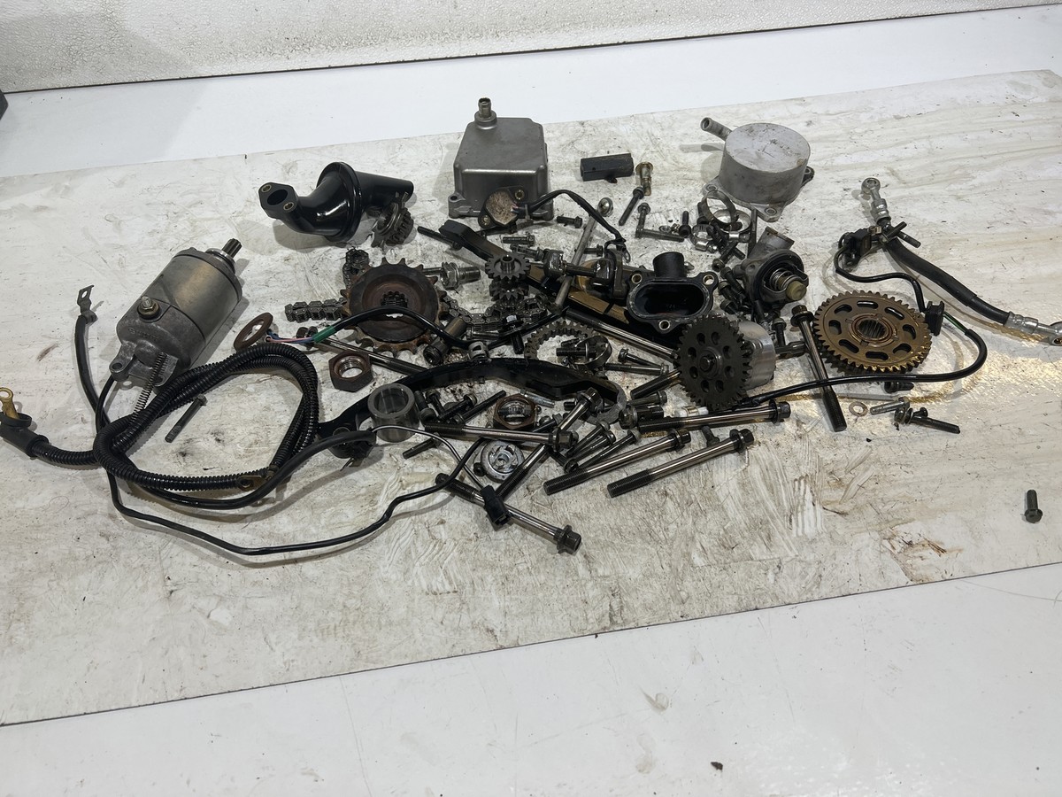 専用　1/2 00-03 SUZUKI GSXR750 ENGINE PARTS AND HARDWARE LOT | eBay