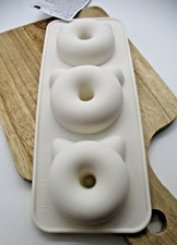 DAISO Dounut Ear Silicone  Cake mold  20.5cm  8.3cm white