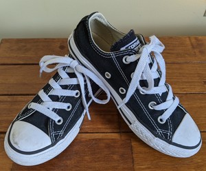 boy black converse