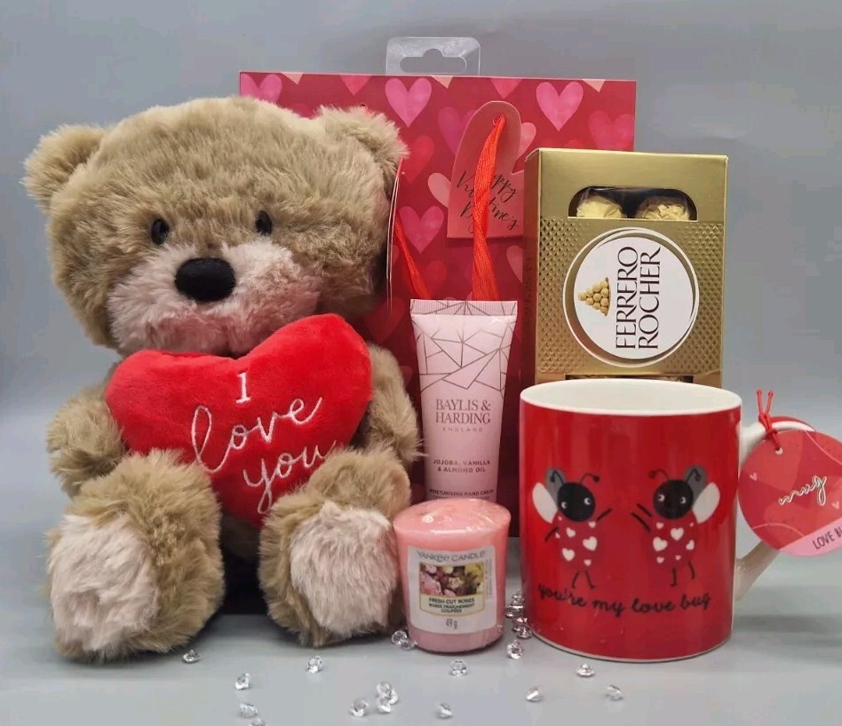 Valentines Day Gifts For Wife 2019 Valentine's Day Gift Hamper Set
