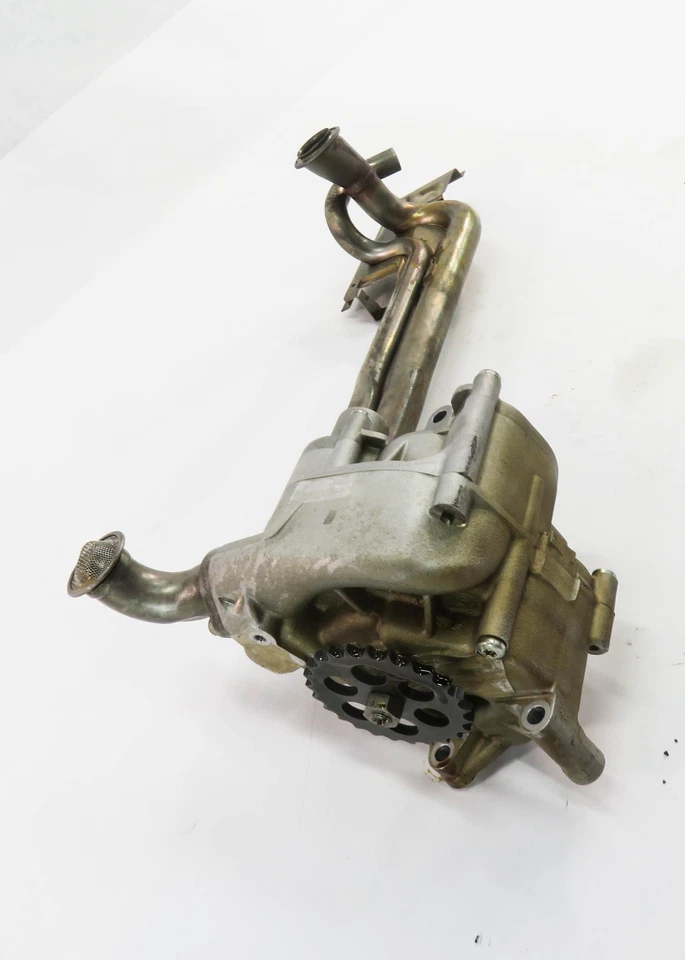 2006 BMW M6 ///M (E63) 5.0L S85 V10 ENGINE - OIL PUMP w/ PICUP TUBE - Image 3 of 4