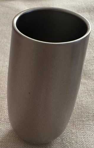 OGGI One Insulated 6 oz Champagne Thermo Flute Tumbler w/ Lid Silver - Picture 5 of 6