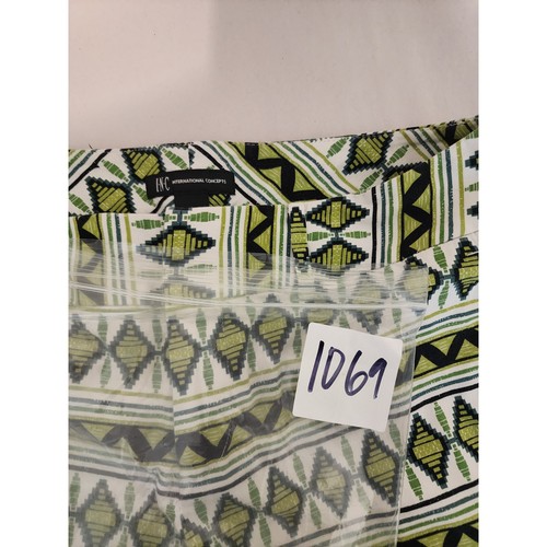 INC Green White Rattlesnake Aztec Print Casual Chino Shorts SZ 10 - Picture 8 of 8
