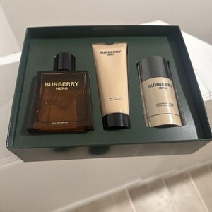 Burberry Hero Eau de Parfum Spray 2.5 fl oz Gift Set w/ Gel & Deodorant
