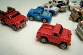 LOT OR 13 13 VINTAGE  MICRO MACHINES POLICE FIRE RESCUE NICE