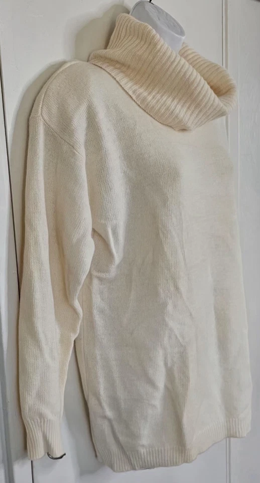 Valerie Stevens Petites Cream Turtleneck Sweater PM NWT Angora Rabbit Hair Wool - Image 3 of 4