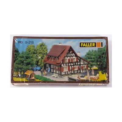 Faller Half-Timbered House SW (VG+/New)