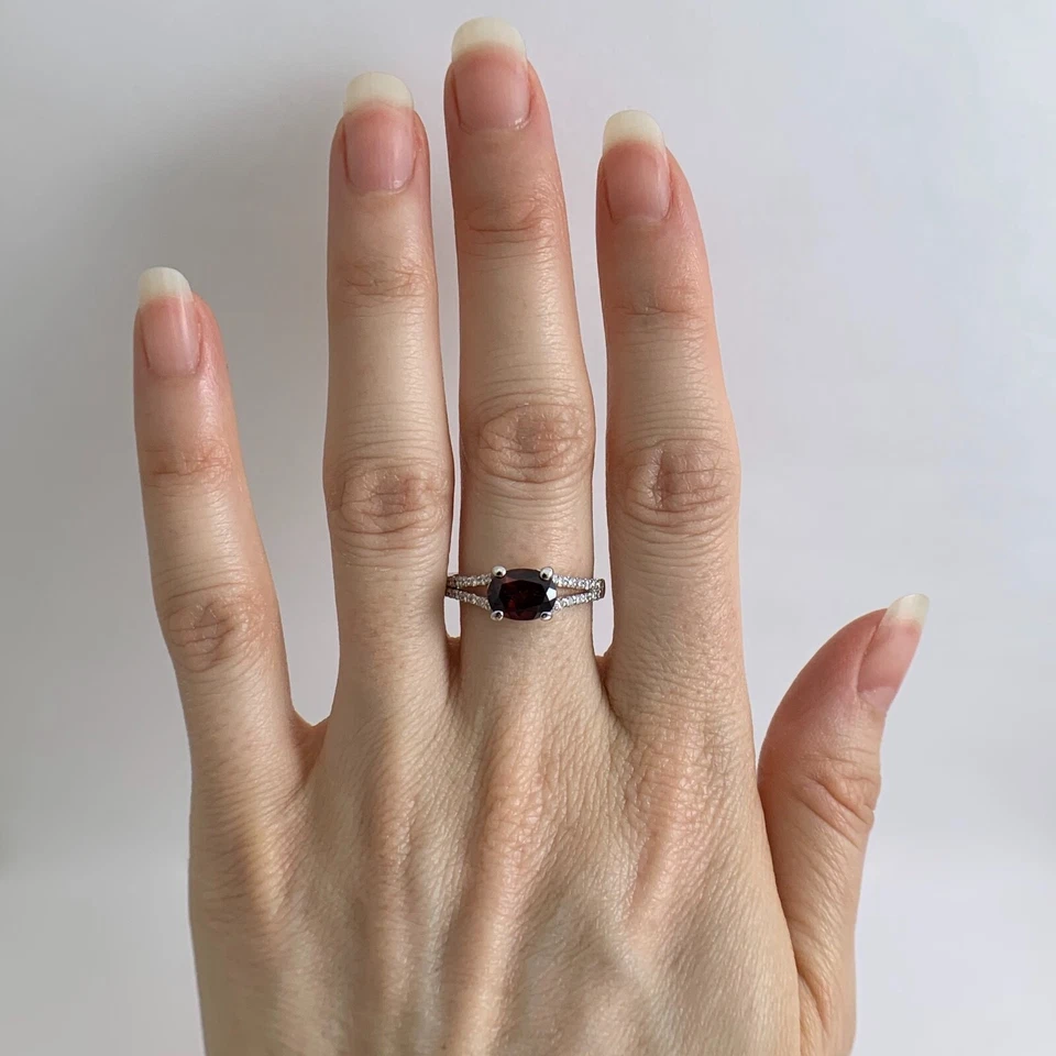 Oval Garnet Diamond Split Shank Statement Ring 14K White Gold, 2.10 CTW, 2.95 Gr - Image 2 of 4