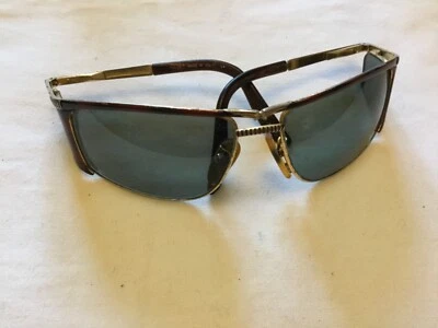 Lunettes de soleil collector POLICE en très bon état. - Photo 1/4
