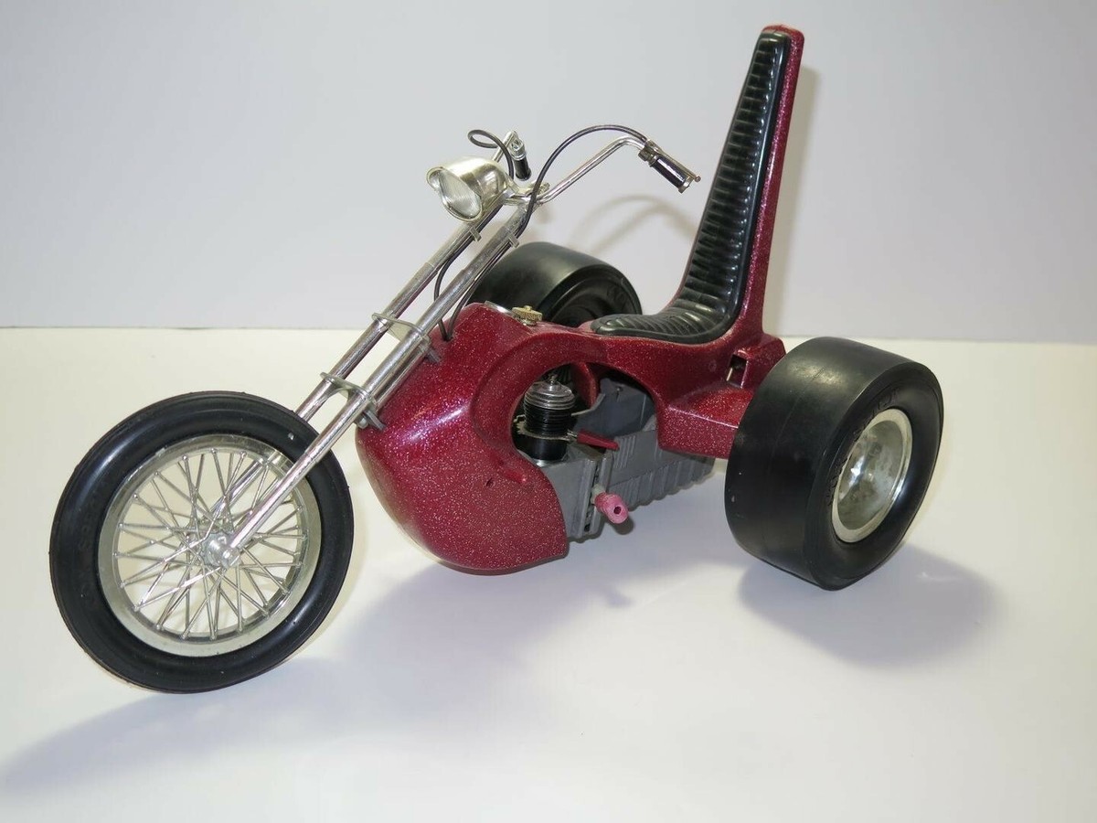 ミニカー BRITAINS MOTORCYCLE Chopper Trike Revell 17325 Evil Iron Trike 1:8 scale model chopper kit
