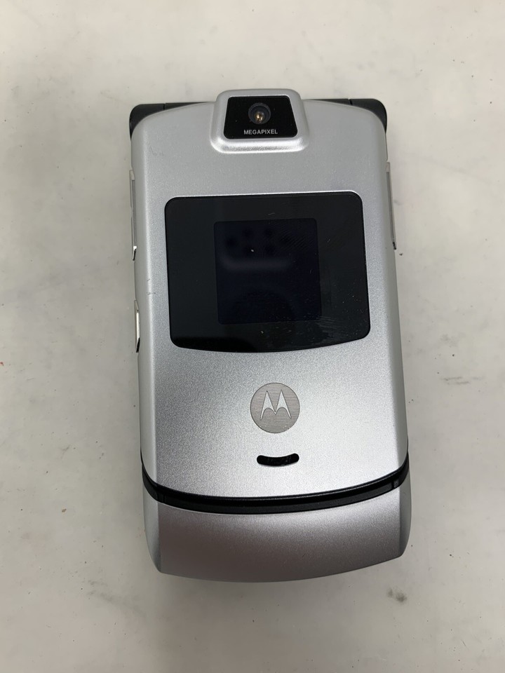 Motorola RAZR V3m Silver (Verizon) Cellular Flip Phone 71624F15 eBay