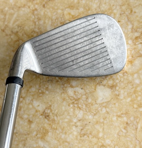 Wilson Staff Di9 9 Iron - Picture 3 of 6
