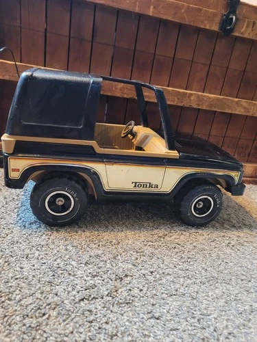 Vintage 1970s Tonka MR-970 Metal Truck Bronco Blazer Jeep style vehicle
