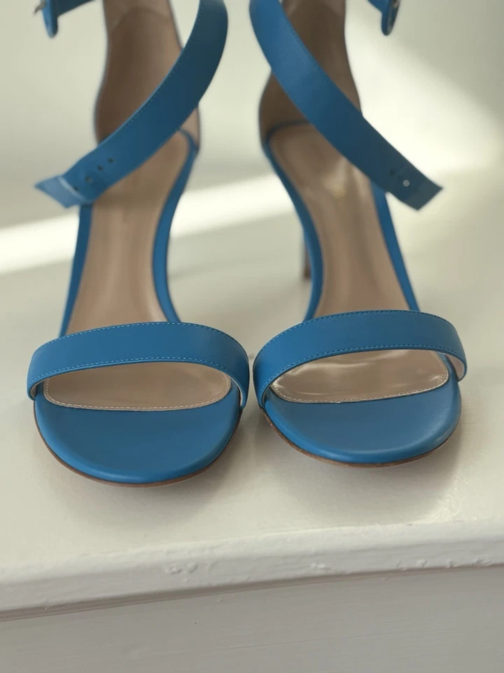 华丽蓝色,全皮革,永不磨损,Gianvito Rossi 高跟鞋 — 第 2/4 张图片