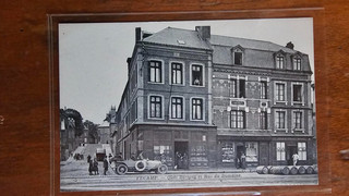 CPA 76 FECAMP Quai Bérigny et Rue du Domaine (animée)