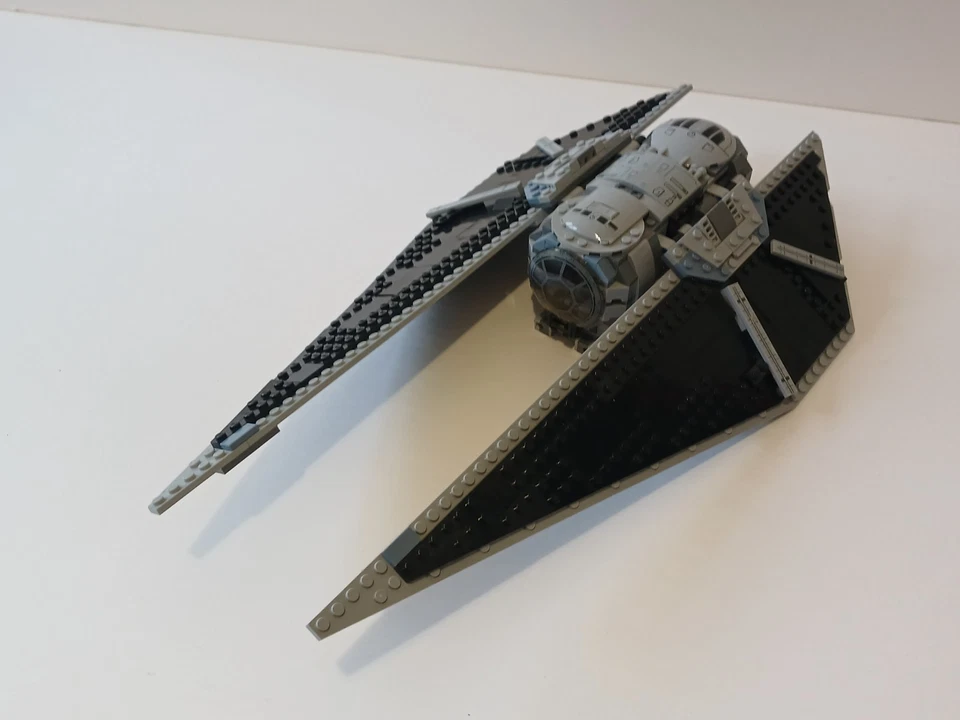 LEGO Star Wars 75154 TIE Striker, photo 2 sur 5