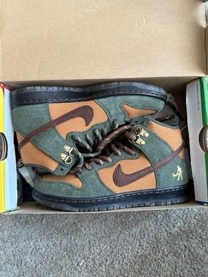 Nike SB Dunk High x Pass-Port Carbon Green/Cider/Wheat Gold Size 7.5 Women, 6M