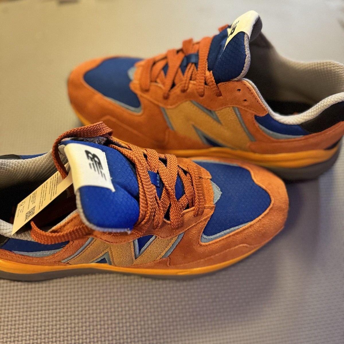BEYONDMAXev2 青/オレンジ New Balance Blue And Orange Sneakers 327 39 - Reluv Clothing