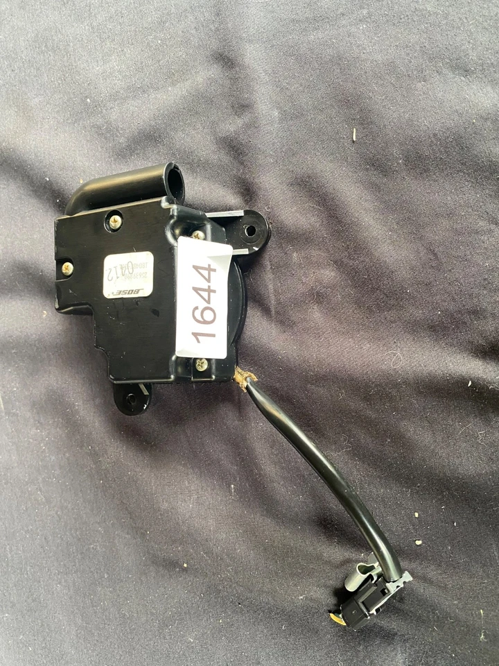 1999 2000 2001 2002 03 2004 Cadillac Sevilla tablero delantero derecho altavoz tweeter Foto 2 de 4