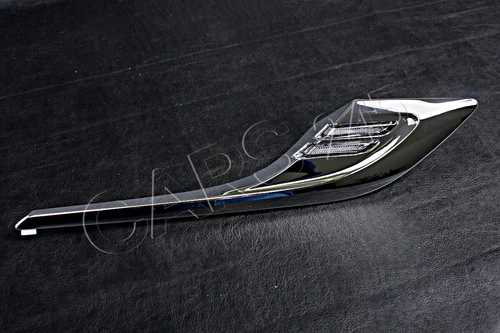 NEW BMW Z4 E89 CHROME TURN INDICATOR LAMP RIGHT FENDER 63137303244 ORIGINAL - Picture 1 of 4