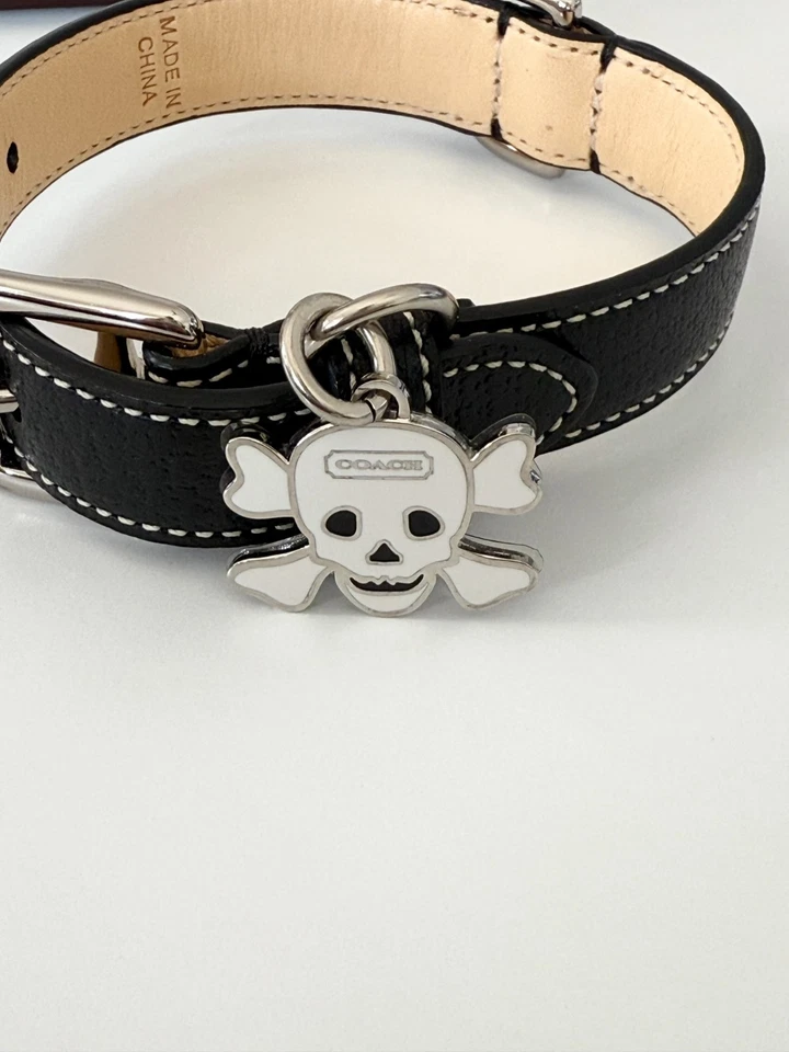 NUEVO COACH Collar de perro negro con calavera blanca. Nuevo con etiquetas y caja. XS Foto 2 de 4