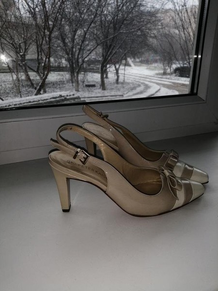 Women Peter Kaiser Heels Beige Patent Leather 37