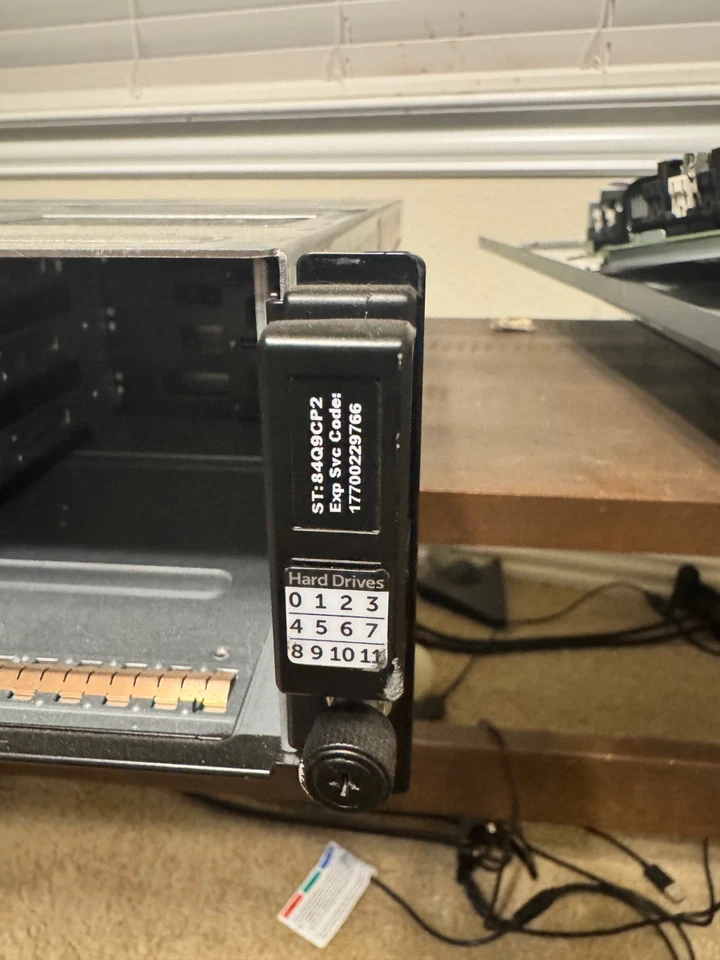 Dell Power Vault MD1400 Storage Array, 2x EMM 12Gbps SAS-4GB CACHE, 2x PSU - Image 3 of 4