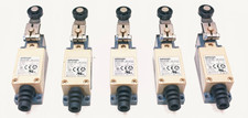 OMRON LIMIT SWITCH D4V-8104Z IEC60947-5-1 ( 5A 250VAC 0.4A 125VDC ) LOT OF - 5