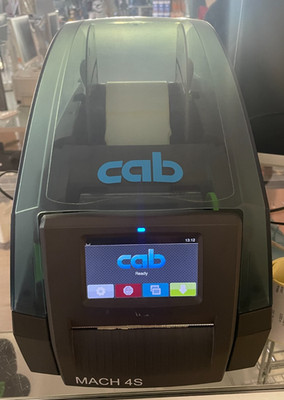 cab MACH4S/P, 600 dpi Industrie Etikettendrucker, LCD Touchscreen USB/COM/LAN