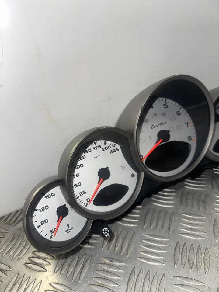 Porsche 911 997 Turbo 2007. Cuadro de instrumentos velocímetro 99764113833 Foto 3 de 4