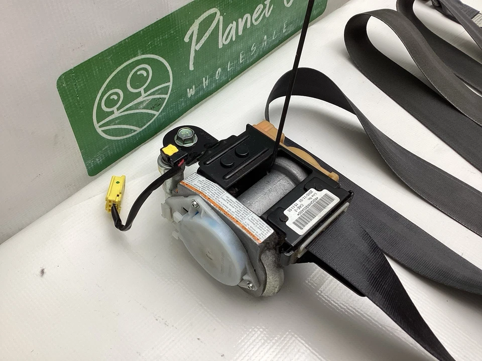 2011 2012 2013 2014 2015 2016 Honda CR-Z CINTURÓN DE SEGURIDAD DELANTERO IZQUIERDO LADO IZQUIERDO PROBADO OEM Foto 2 de 4