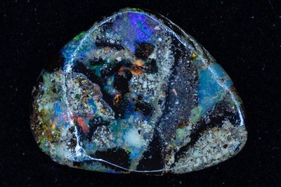 Selten! Multicolor Boulder Opal aus Queensland Australien