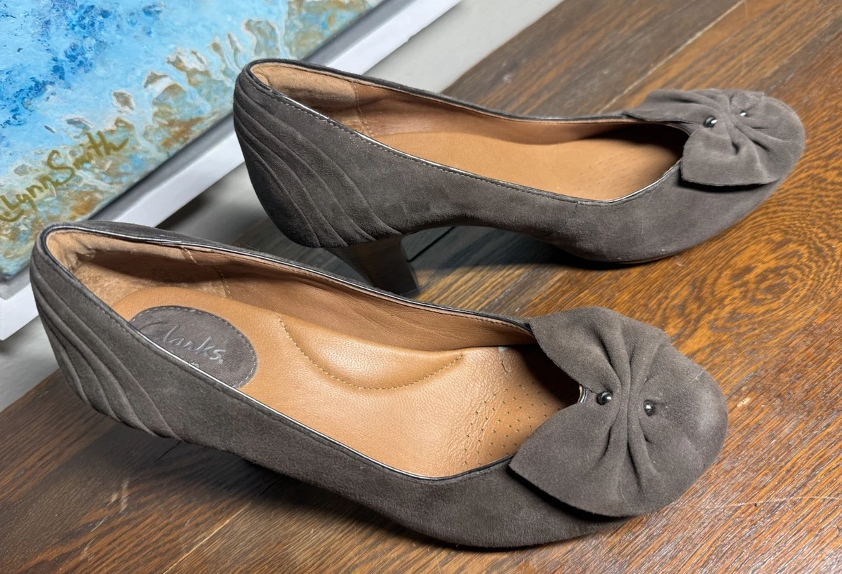 Clarks Pump Low (1-1.9 in) Heel Height Heels for Women for  display picture 1