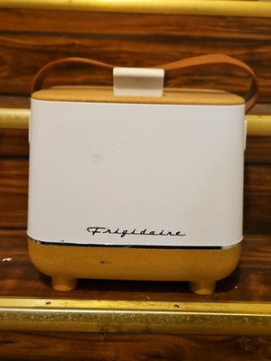 Fridgidaire Personal Mini Cooler/Refrigerator, Model Efmis310-white