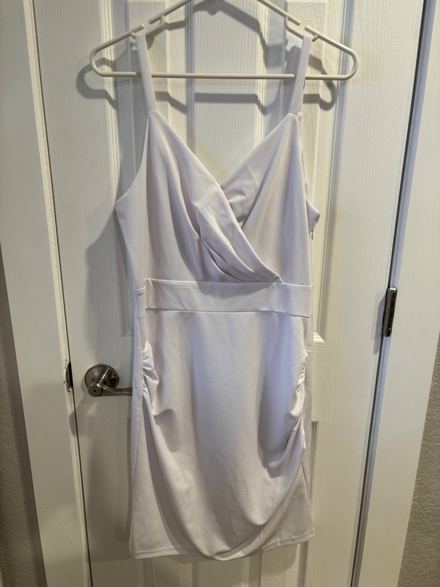 White cocktail or special occasion dress. Women’s Sz L , New Cond.  Flattering
