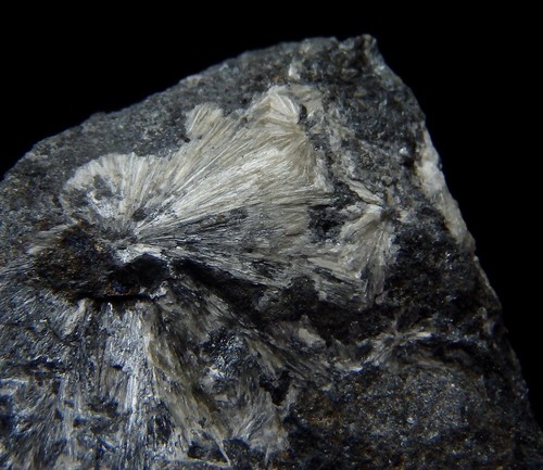 VALENTINITE very rare mineral ! SLOVAKIA Little Carpathians Mts. Pezinok /pl379 - Picture 8 of 10