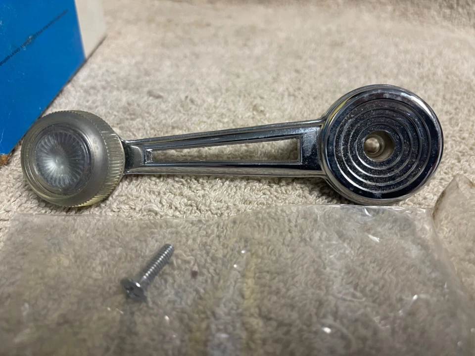 FORD D4OZ-6523342-A 1974-76 GRAN TORINO BRONCO CROMO MANIVELA VENTANA MANIVELA Foto 3 de 4