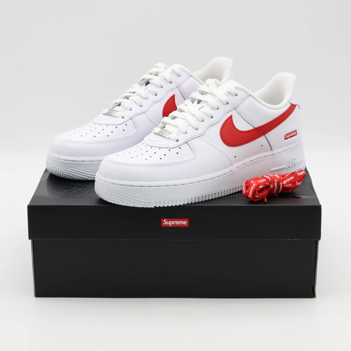 【新品未使用品・タグ付き】Supreme Nike AirForce1Low Supreme x Nike Air Force 1 Low Box Logo - Black White for Sale